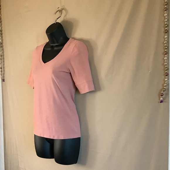Active Basic Women Pink Fitted V-Neck Tee M - Picture 3 of 10